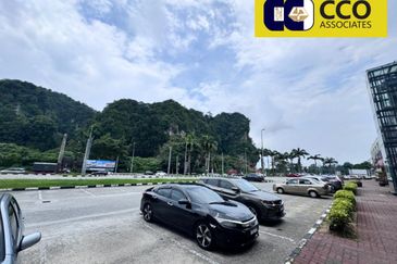 Symphony Business Park - Taman Song Choon - Facing Main Road