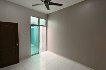 TAMAN LAPANGAN KIARA