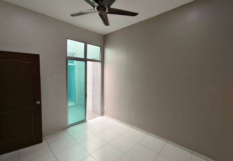 TAMAN LAPANGAN KIARA