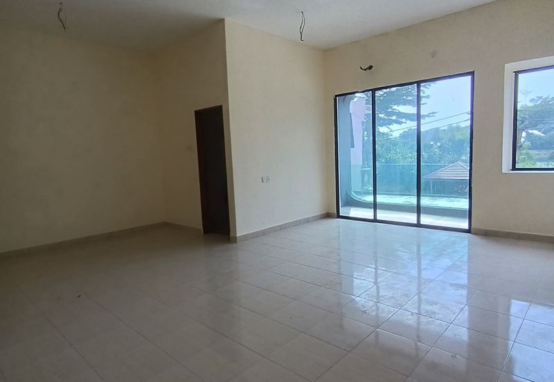 TAMAN BERCHAM TROPICANA