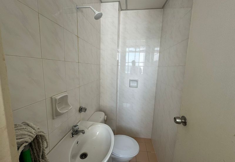 KONDOMINIUM DAMAIPURI