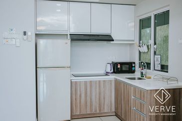 THE MAJESTIC (IMPERIAL & MAJESTIC)