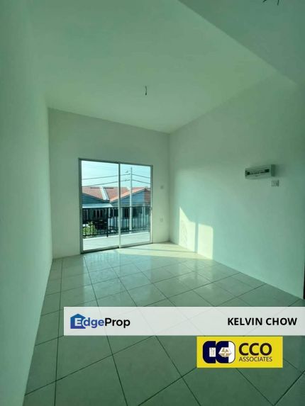 Pengkalan Bersatu Double Storey Corner House, Perak, Kinta