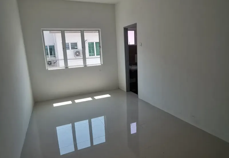 TAMAN PENGKALAN BARAT (TAI TRADING)