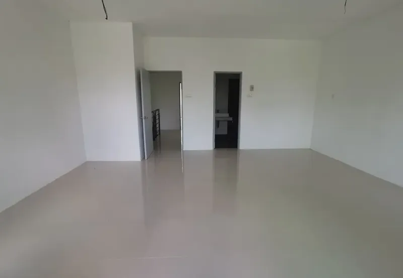 TAMAN PENGKALAN BARAT (TAI TRADING)