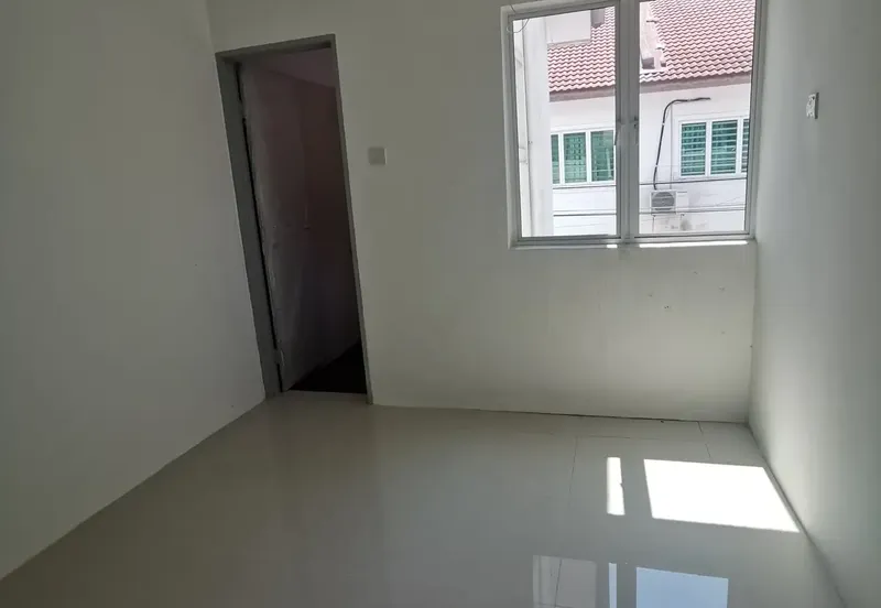 TAMAN PENGKALAN BARAT (TAI TRADING)