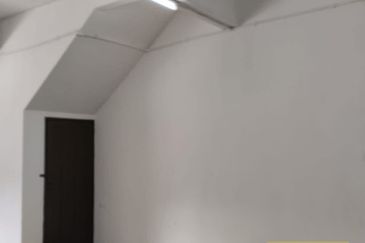 Jalan Pasir Puteh, Station 18