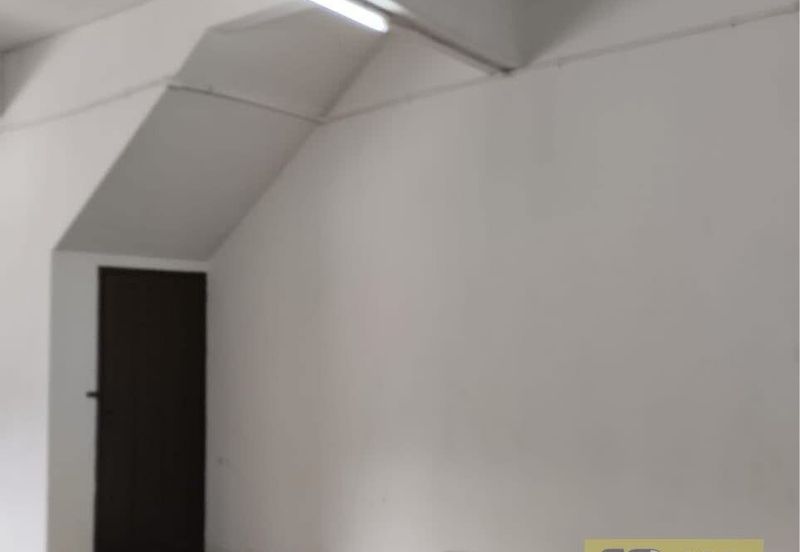 Jalan Pasir Puteh, Station 18