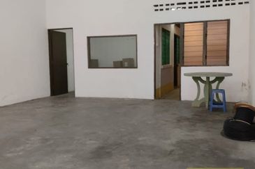 Jalan Pasir Puteh, Station 18