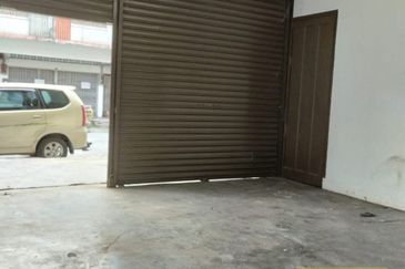 Jalan Pasir Puteh, Station 18