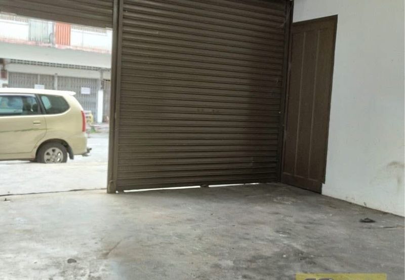 Jalan Pasir Puteh, Station 18