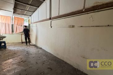 Jalan Pasir Puteh, Station 18