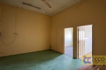 Jalan Pasir Puteh, Station 18