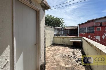 Jalan Pasir Puteh, Station 18