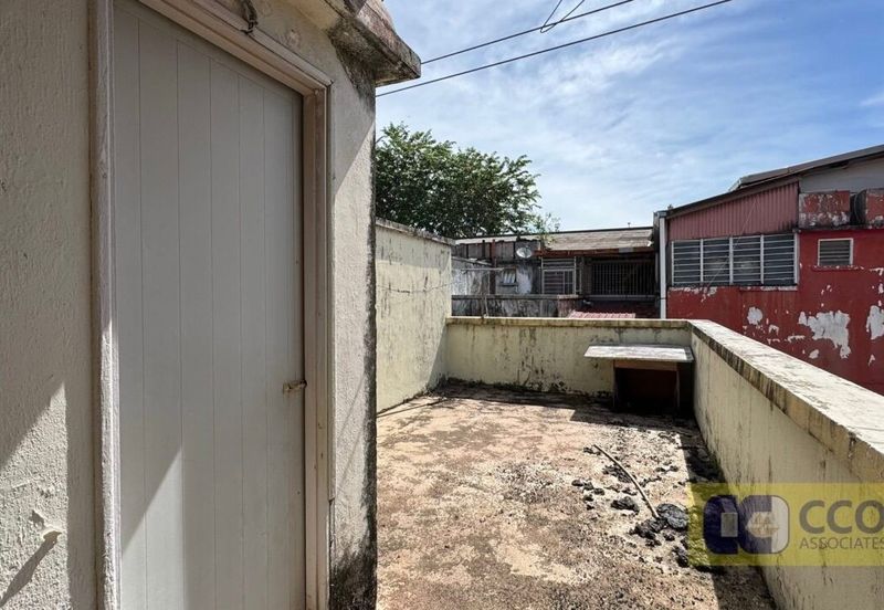 Jalan Pasir Puteh, Station 18