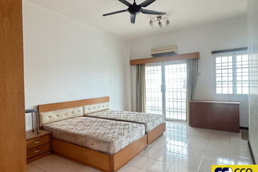 FLORA TROPIKA (THE THOMPSON)