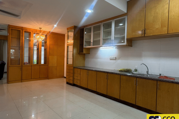 FLORA TROPIKA (THE THOMPSON)