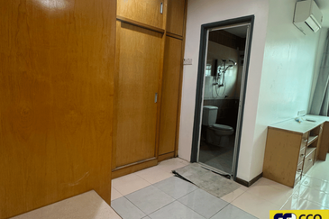 FLORA TROPIKA (THE THOMPSON)