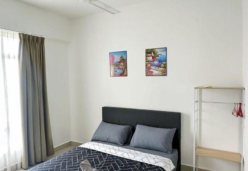 THE MAJESTIC (IMPERIAL & MAJESTIC)