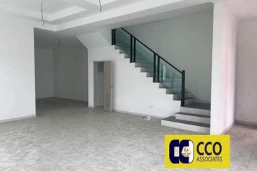 Panorama Lapangan Akasia @ Botani