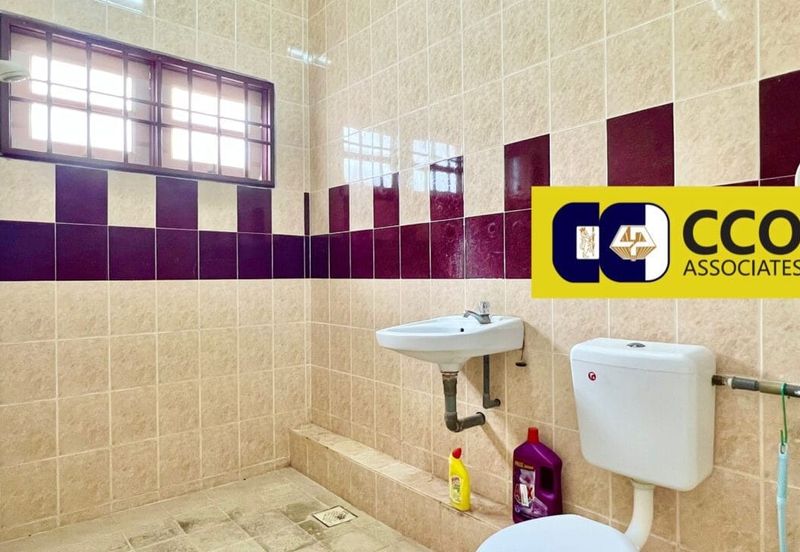 Pengkalan Station 18 Double Storey House For Sale