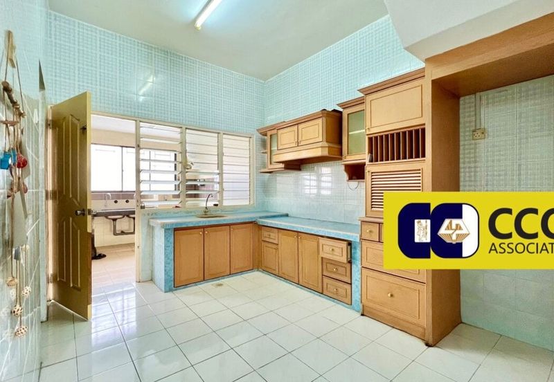 Pengkalan Station 18 Double Storey House For Sale