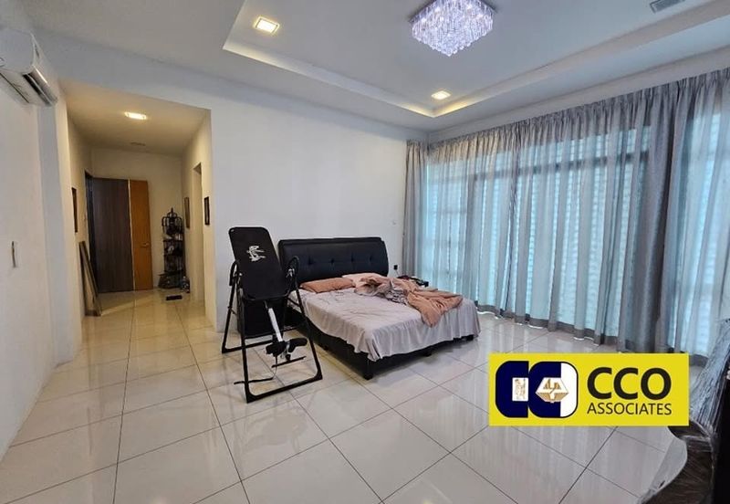 Taman Pinggiran Pengkalan Bayu