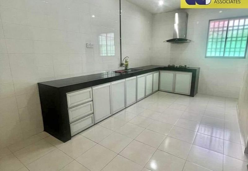 Pengkalan Timur Station 18 Single Storey Endlot House