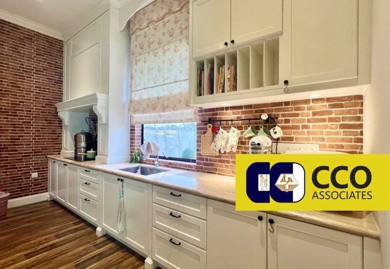 Panorama Lapangan Akasia @ Botani