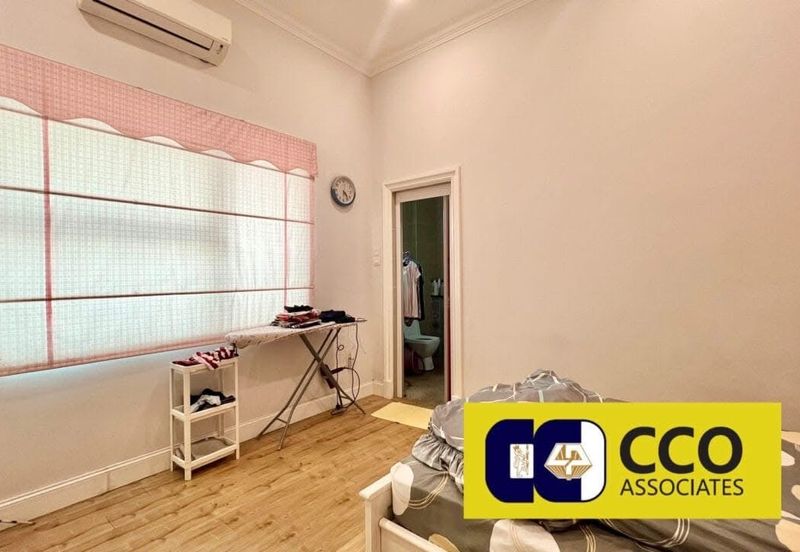 Panorama Lapangan Akasia @ Botani