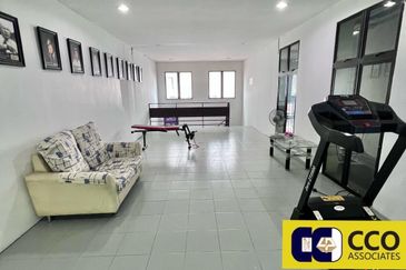 Persiaran Greenhill, Kampung Jawa