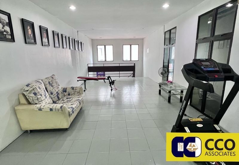 Persiaran Greenhill, Kampung Jawa