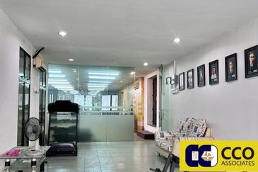 Persiaran Greenhill, Kampung Jawa