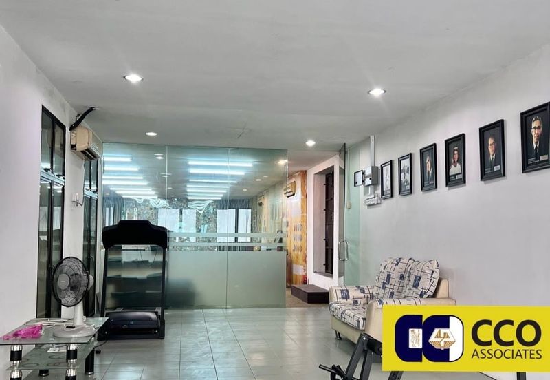 Persiaran Greenhill, Kampung Jawa