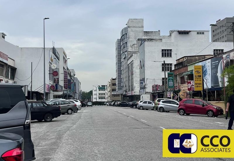 Persiaran Greenhill, Kampung Jawa