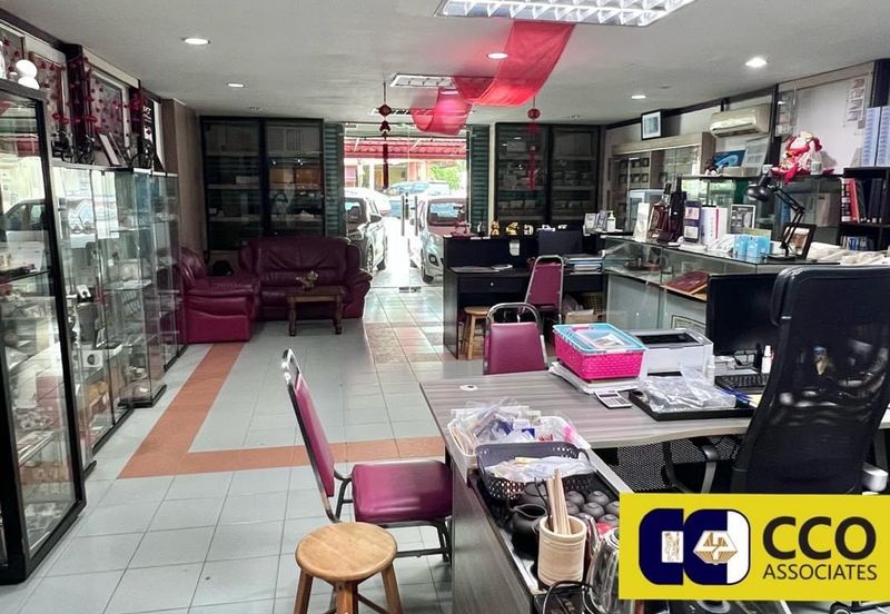 Persiaran Greenhill, Kampung Jawa