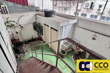 Persiaran Greenhill, Kampung Jawa