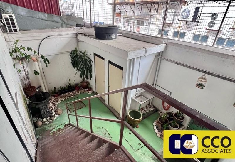 Persiaran Greenhill, Kampung Jawa