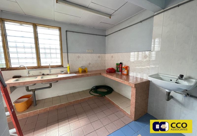 TAMAN SAUJANA, BATU GAJAH