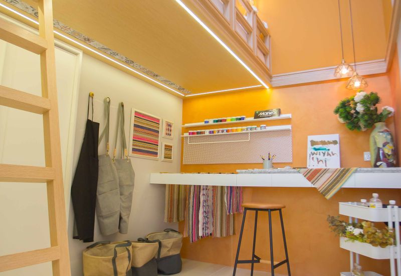 THE LAKESIDE RESIDENCE