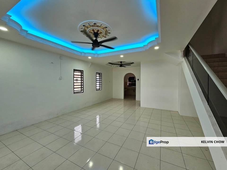 Bercham Utara Double Storey Big Corner House, Perak, Ipoh