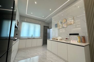 Panoraman Lapangan Perdana - Bandar Seri Botani Freehold Double Storey