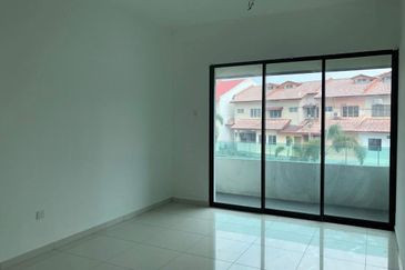 1-ACASIA @ PANORAMA LAPANGAN AKASIA