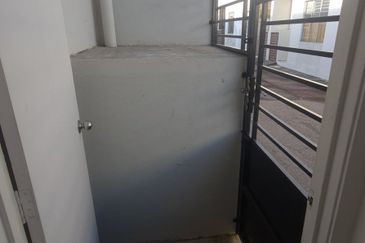 Single storey shop@ pulai indah , kangkar pulai for sale