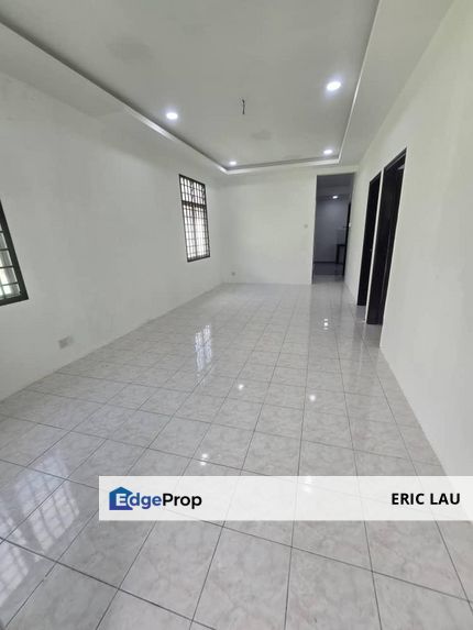 Bandar Putra @ Kulai Single storey terrace house end lot for sale , Johor, Kulai