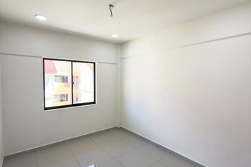 Flat Taman Plentong Utama
