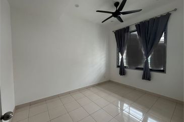 Taman Austin Duta @ Mount Austin Double Storey Terrence house For Sale 