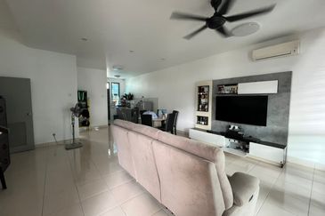 Taman Austin Duta @ Mount Austin Double Storey Terrence house For Sale 
