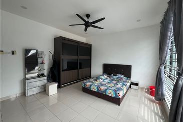 Taman Austin Duta @ Mount Austin Double Storey Terrence house For Sale 