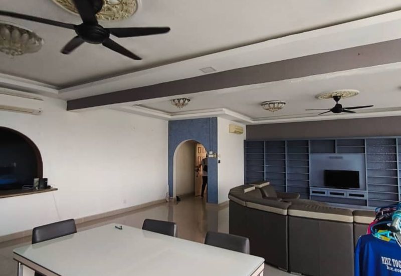 Country Tower Condominium